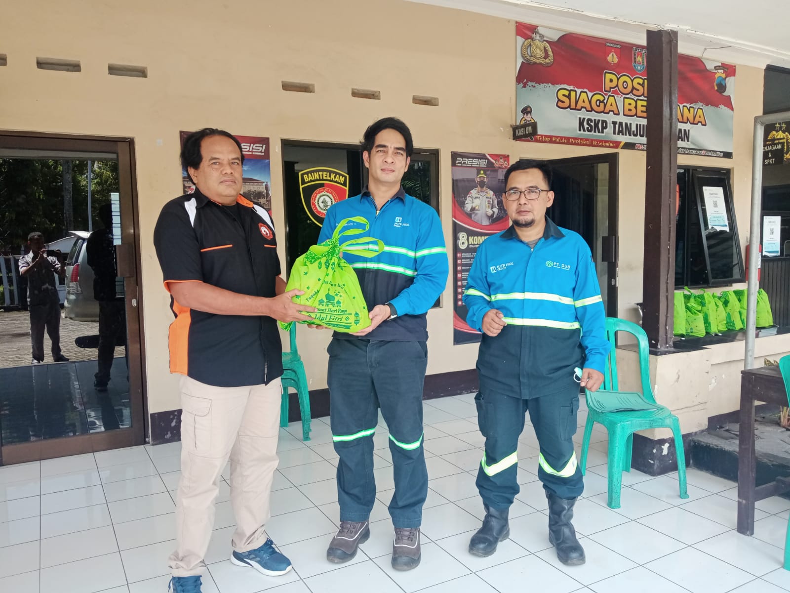 Anggota Kepolisian Sektor Kawasan Pelabuhan (KSKP)