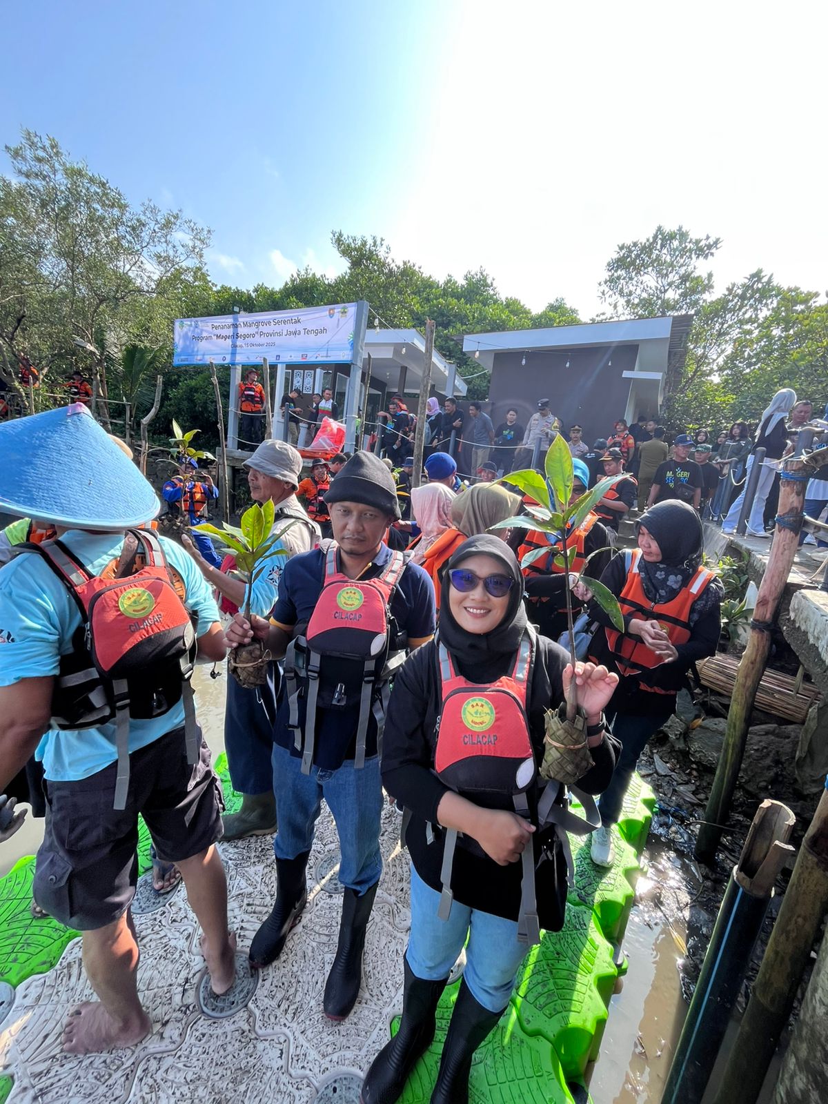 Masyarakat Wilayah Pesisir Ujungalang Kampung laut