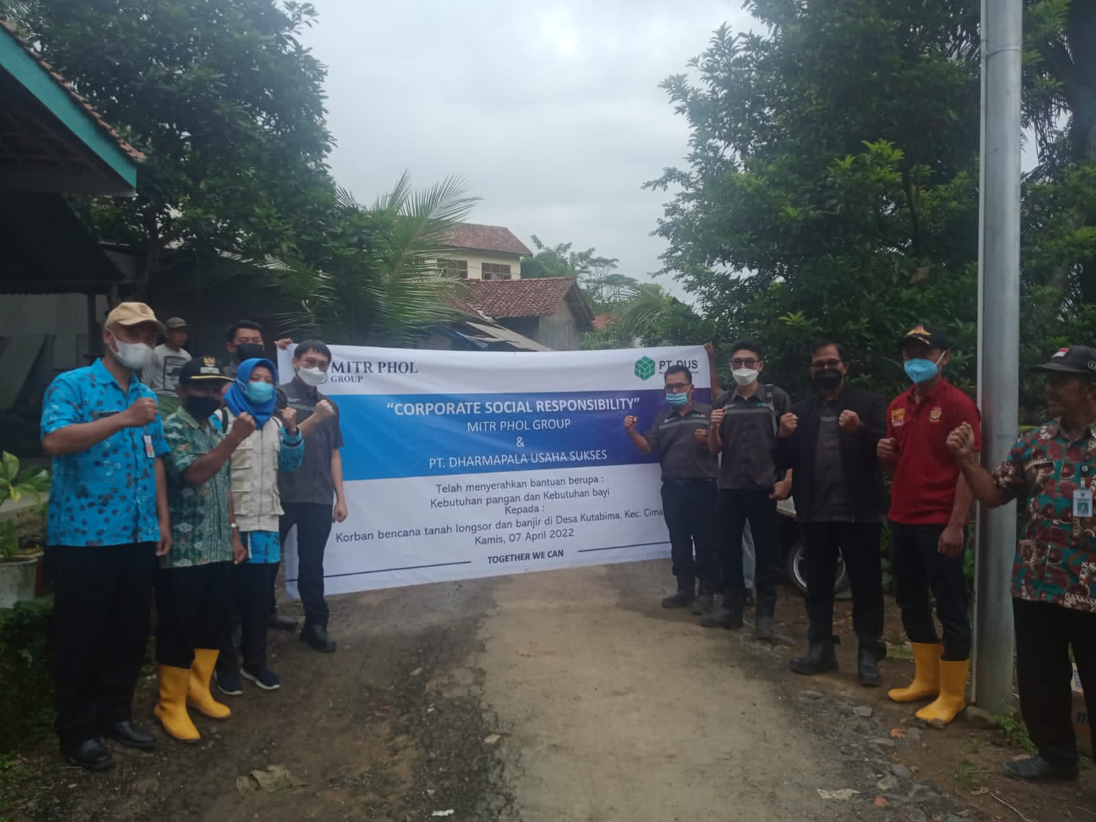 Bantuan Korban Bencana Tanah Longsor dan Banjir