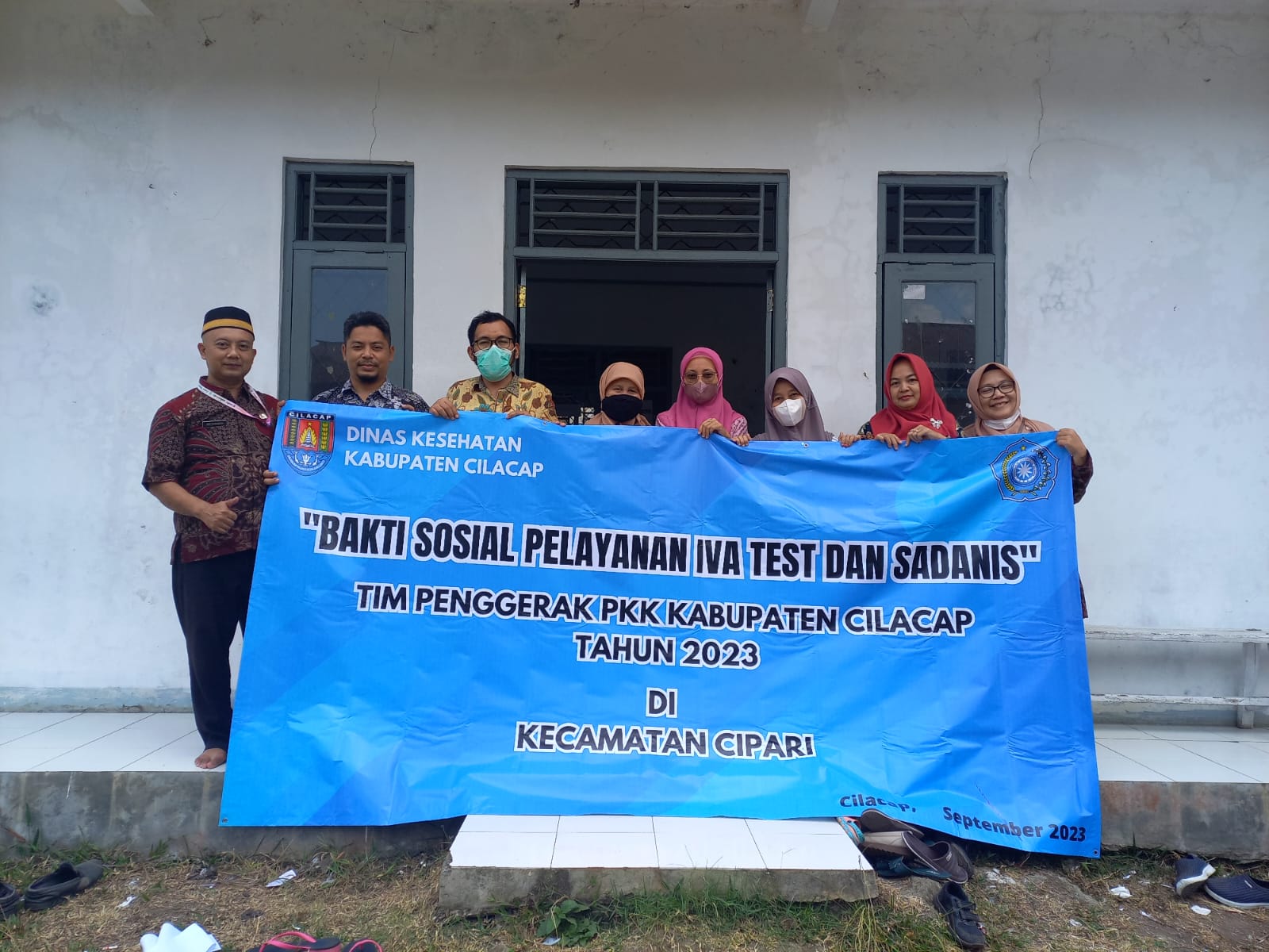 karyawaan petusahaan dan masyarakat sekitar perusahaan 