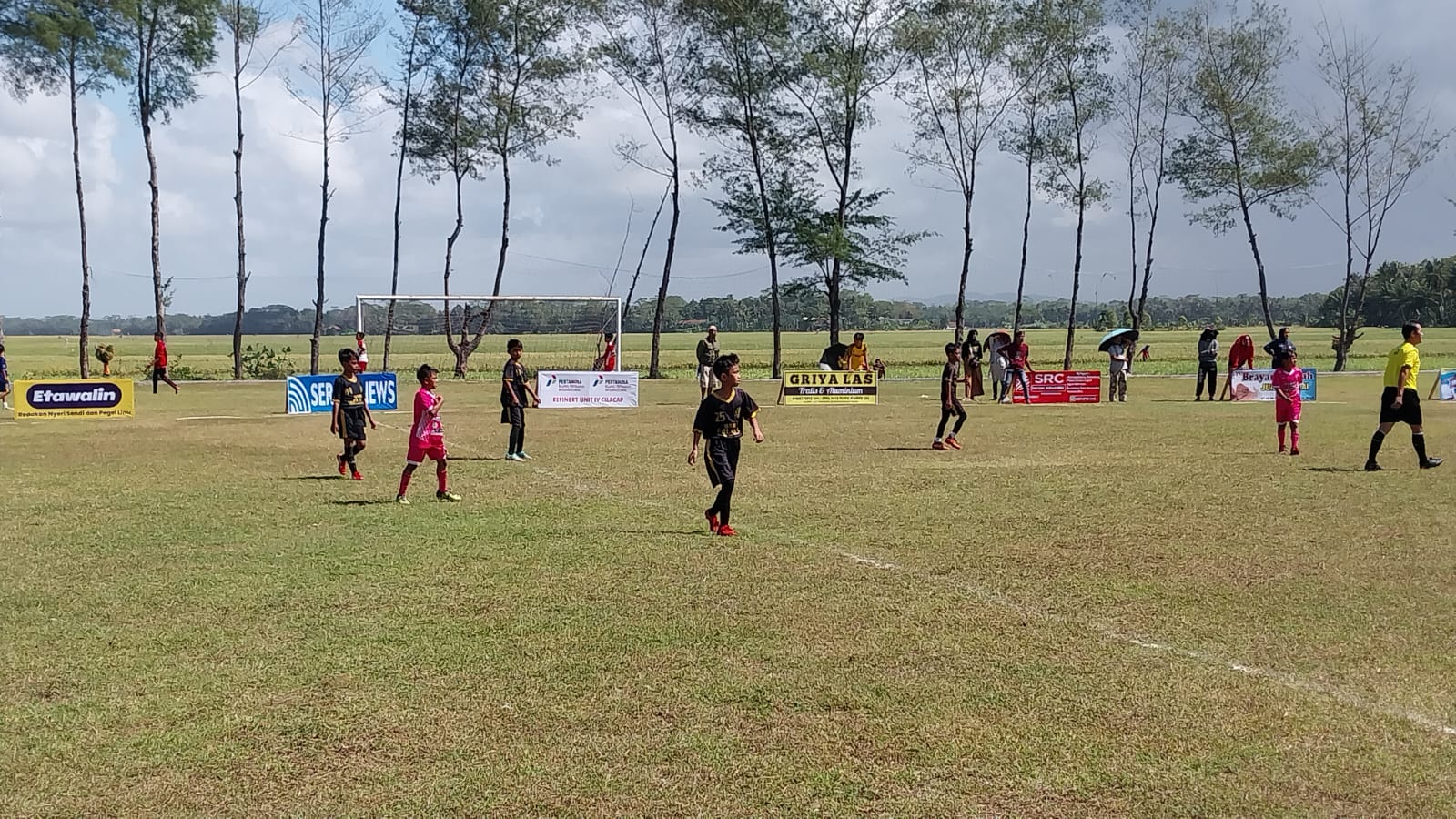 Pantia acara Festival Sepak Bola Serayu News Cup