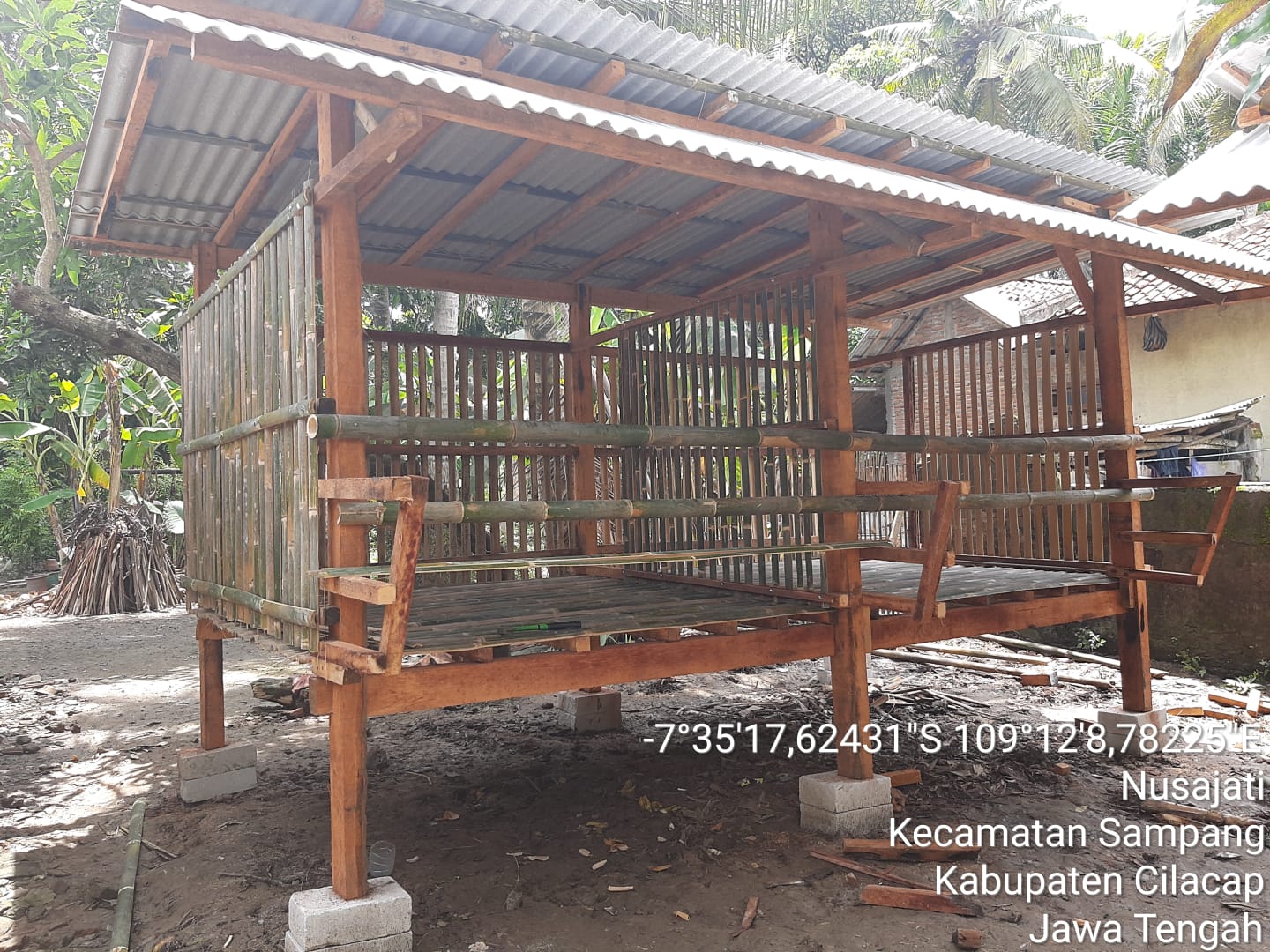 Bantuan Kandang dan bibit kambing