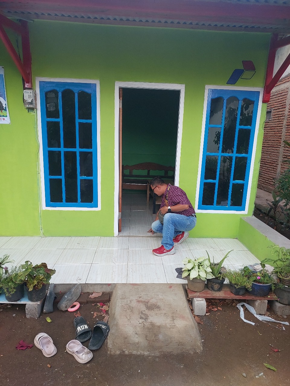 Bpk. Kasman - Jalan Nusa Pakis No 02 RT 03 RW 01 Kelurahan Kutawaru, Kecamatan Cilacap Tengah, Kabupaten Cilacap dan Ibu Wasiem Jalan Nusa Wungu RT 04 RW 03, Kelurahan Kutawaru, Kecamatan Cilacap Tengah

