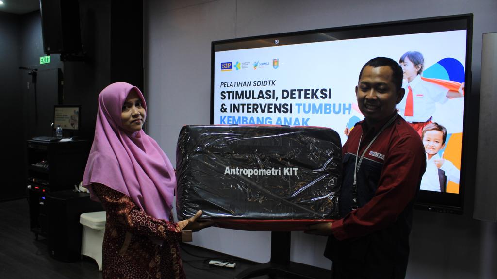 Masyarakat Desa Menganti, Karangkandri, Desa Slarang 
