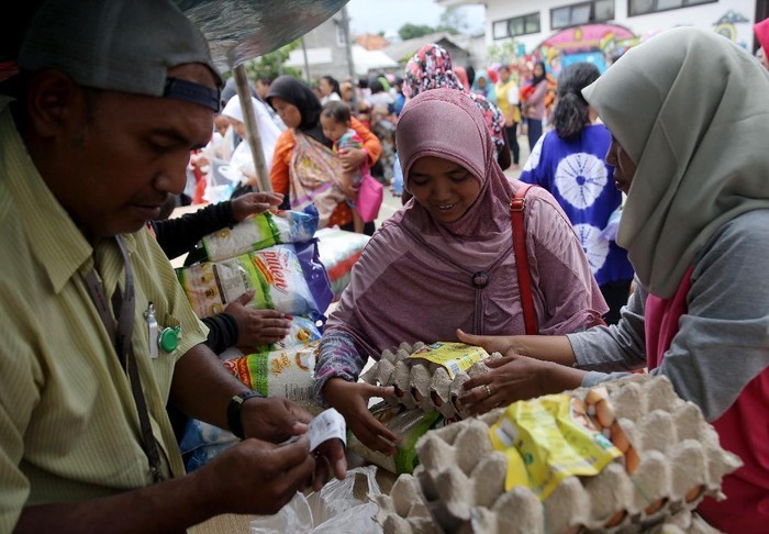 Warga yang berpenghasilan rendah di Desa Bingkeng, Kecamatan Dayeuhluhur