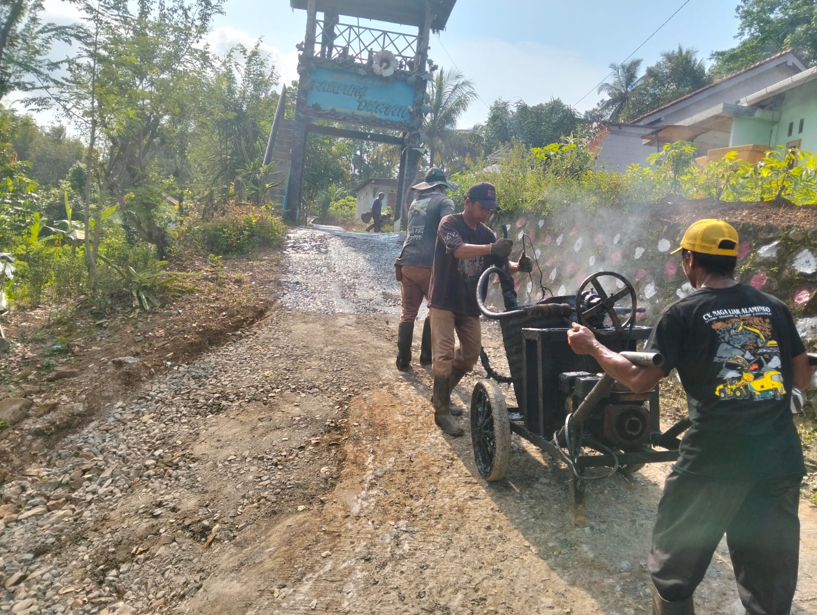 Jalan di Wilayah RT 03/05 Desa Pesanggrahan Kesugihan Cilacap