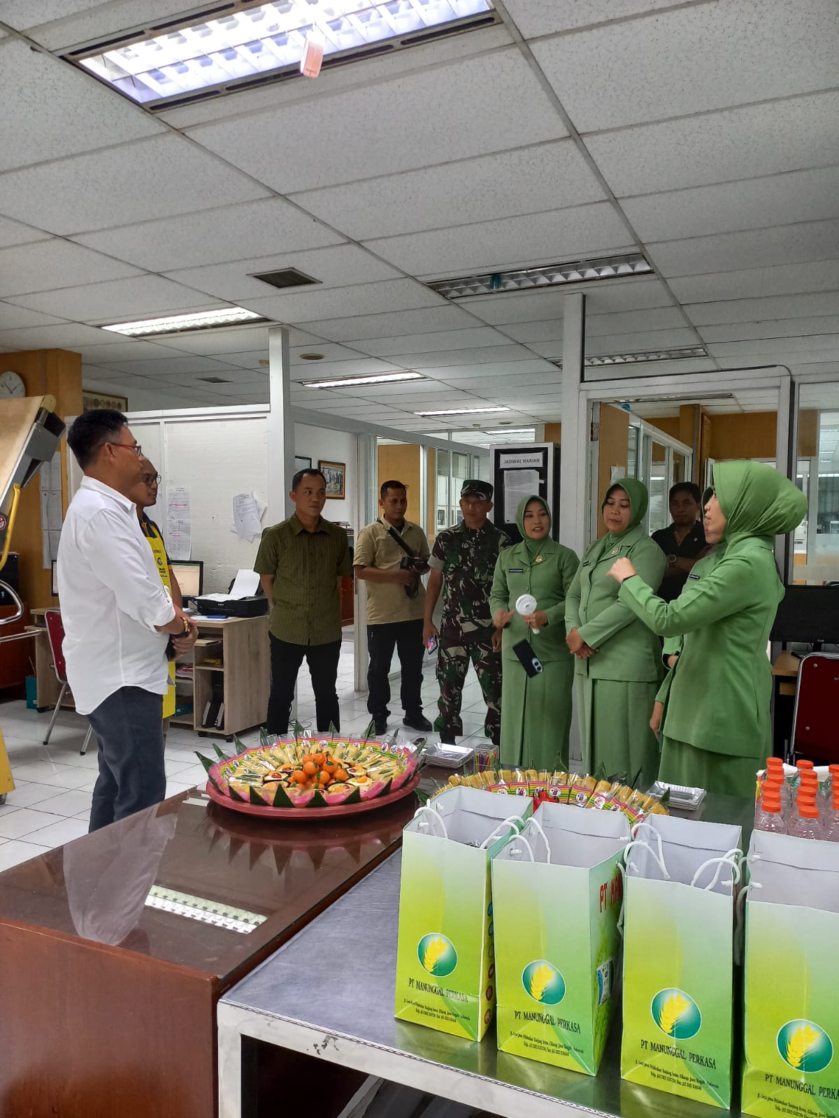 Kunjungan Industri Persit Kartika Chandra Kirana Cabang XVIII Dim 0703 Koorcab Rem 071