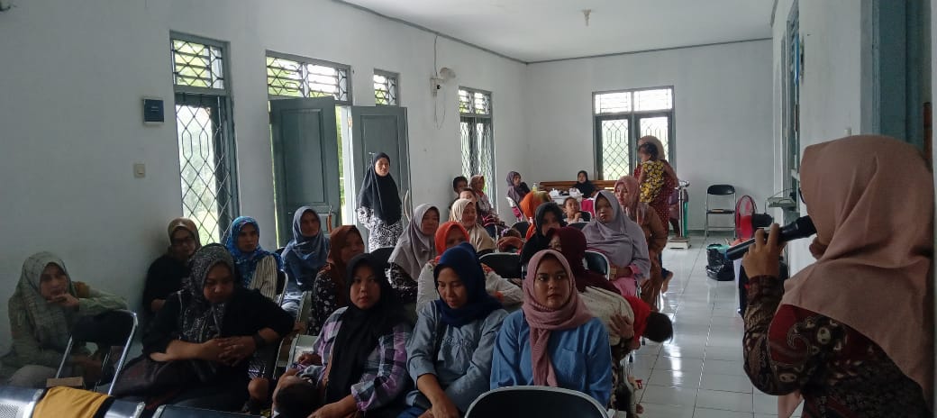 karyawaan perusahaan dan masyarakat sekitar perusahaan