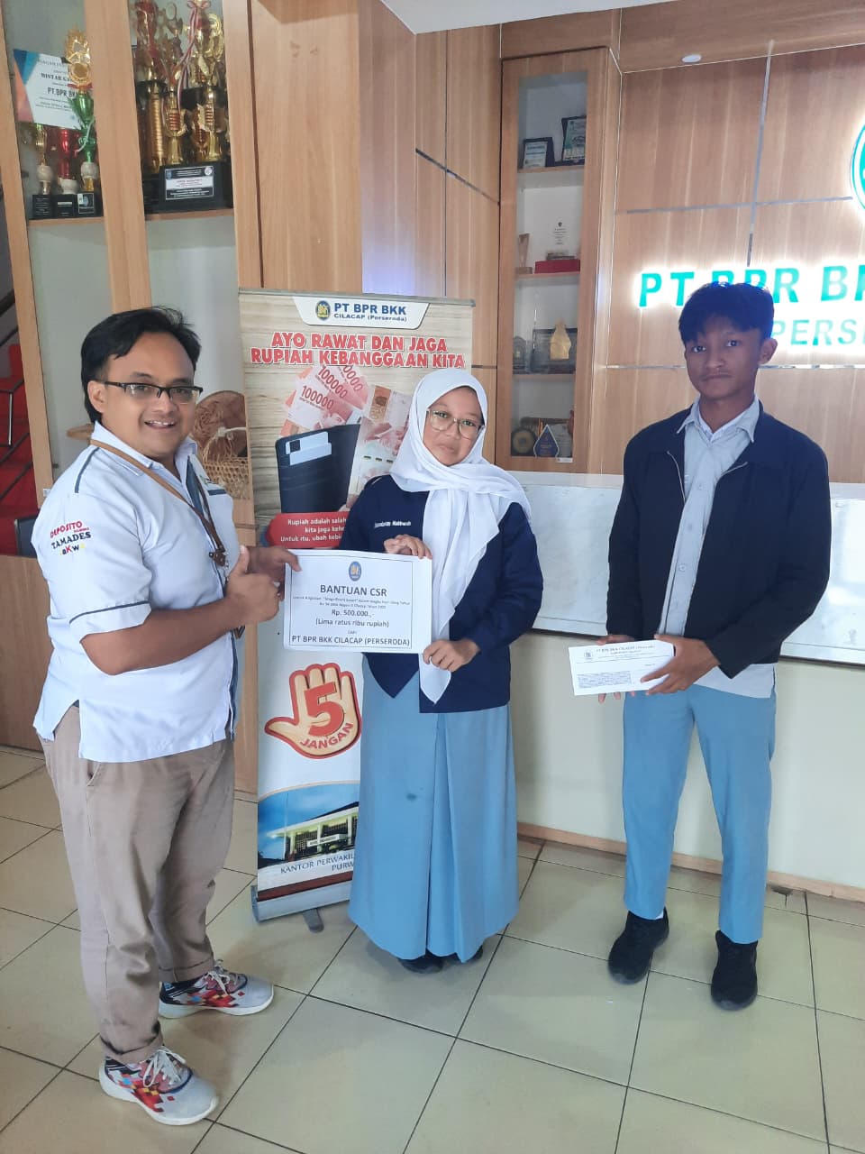 Panitia Kegiatan Magnificent Smart Dalam Rangka peringatan Hari Ulang Tahun SMA N 3 Cilacap