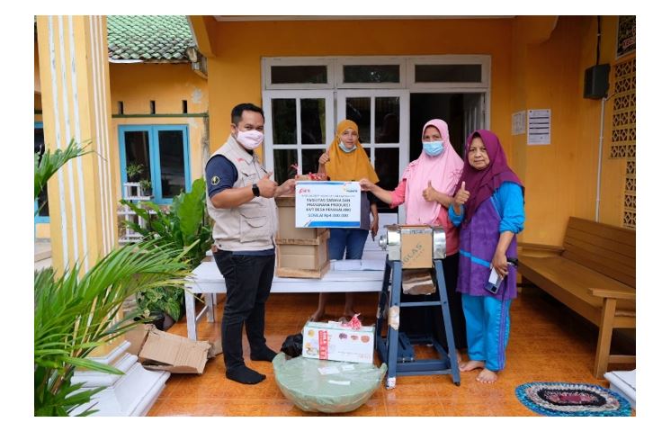 Bantuan fasilitas KWT Desa Penggalang 