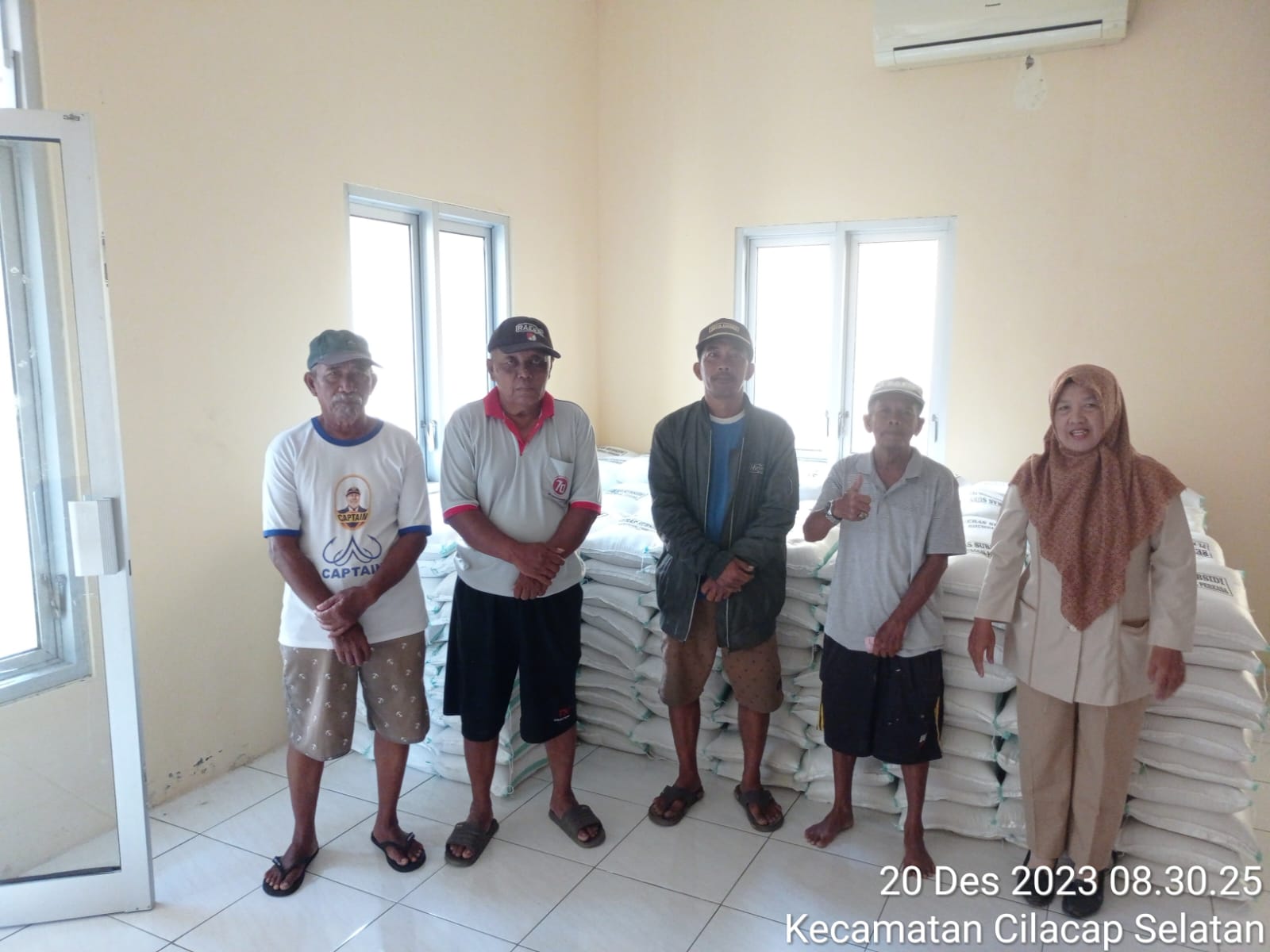 Masyarakat pra sejahtera Kelurahan Tambakreja