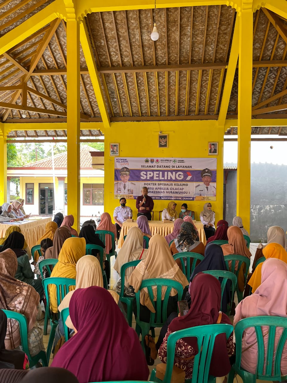Warga masyarakat Desa Danasri Kec. Nusawungu, Cilacap