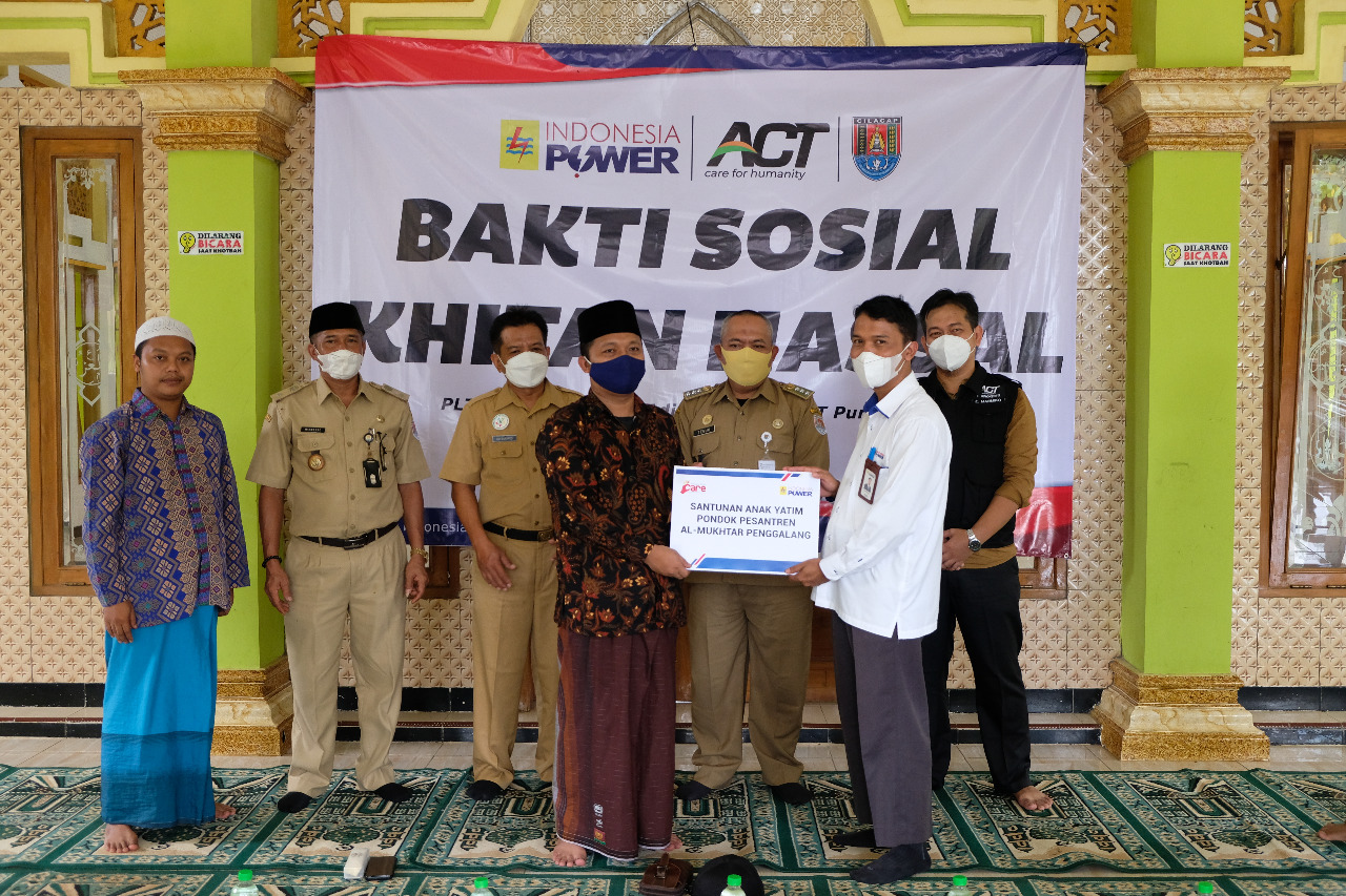 Santunan Anak Yatim Pondok Pesantren Al-Mukhtar Desa Penggalang
