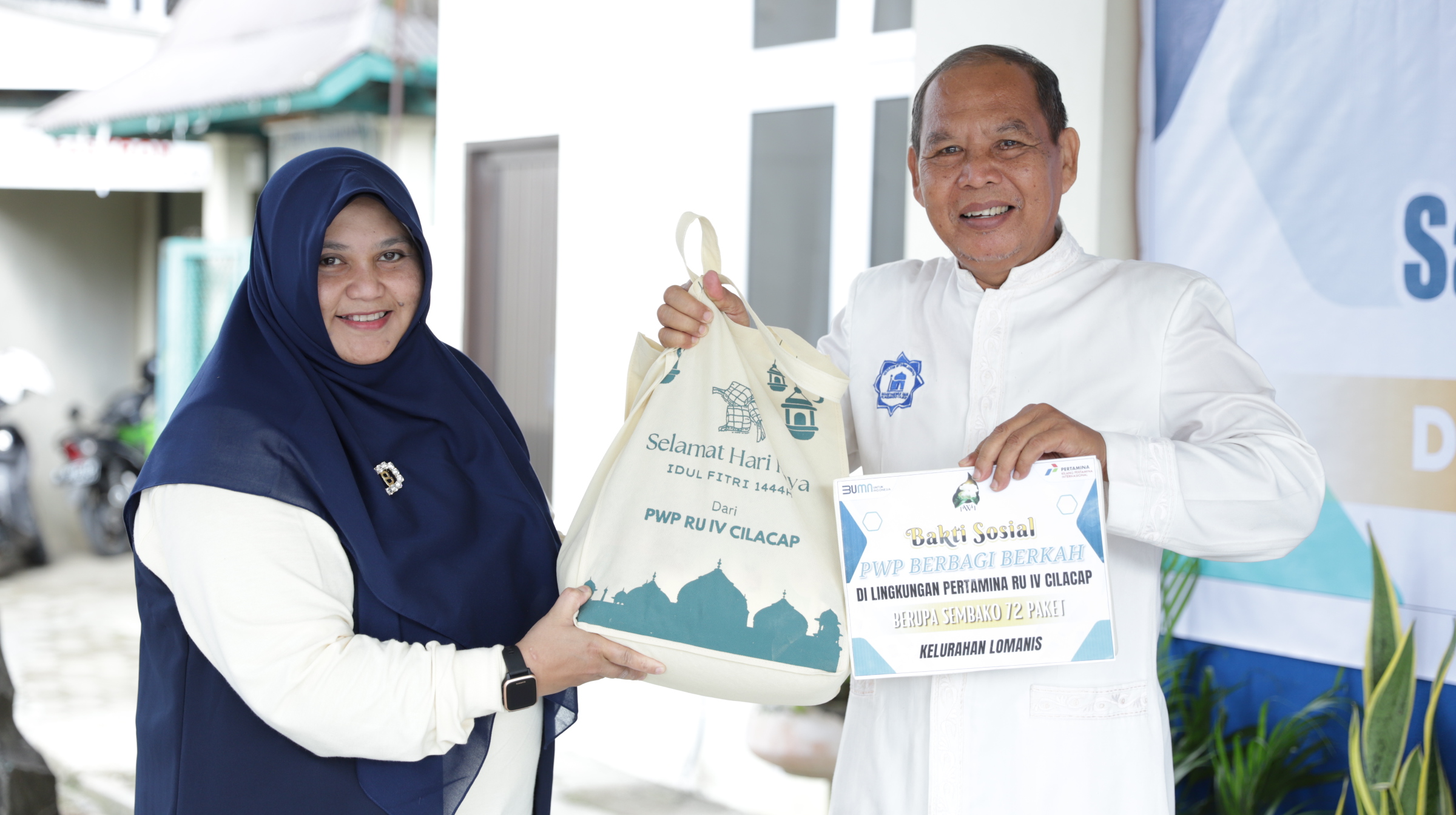 Masyarakat Kelurahan Lomanis