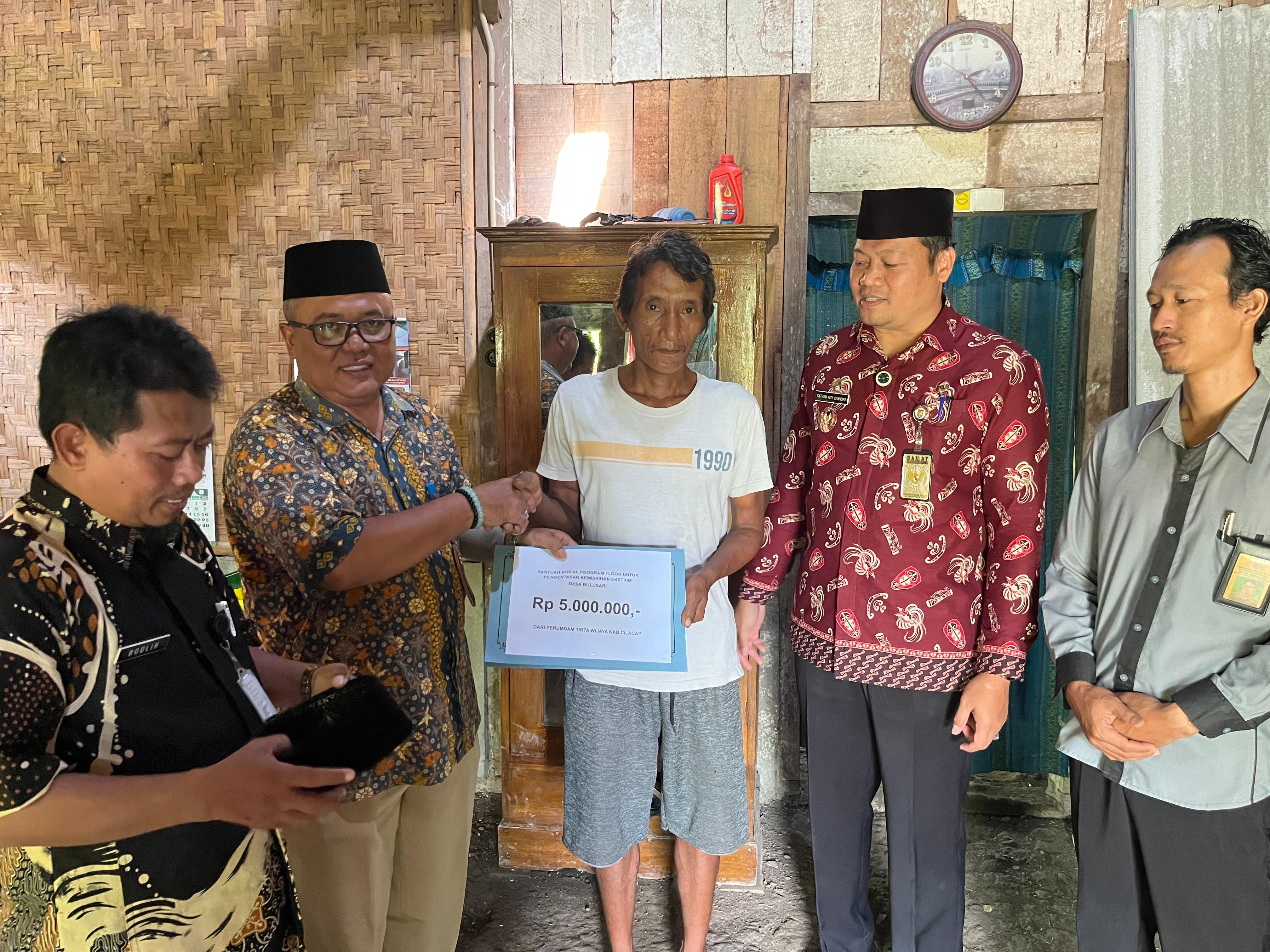 Program Floor untuk Pengentasan Kemiskinan Ekstrim Desa Bulusari Kecamatan Gandrungmangu, Kabupaten Cilacap
