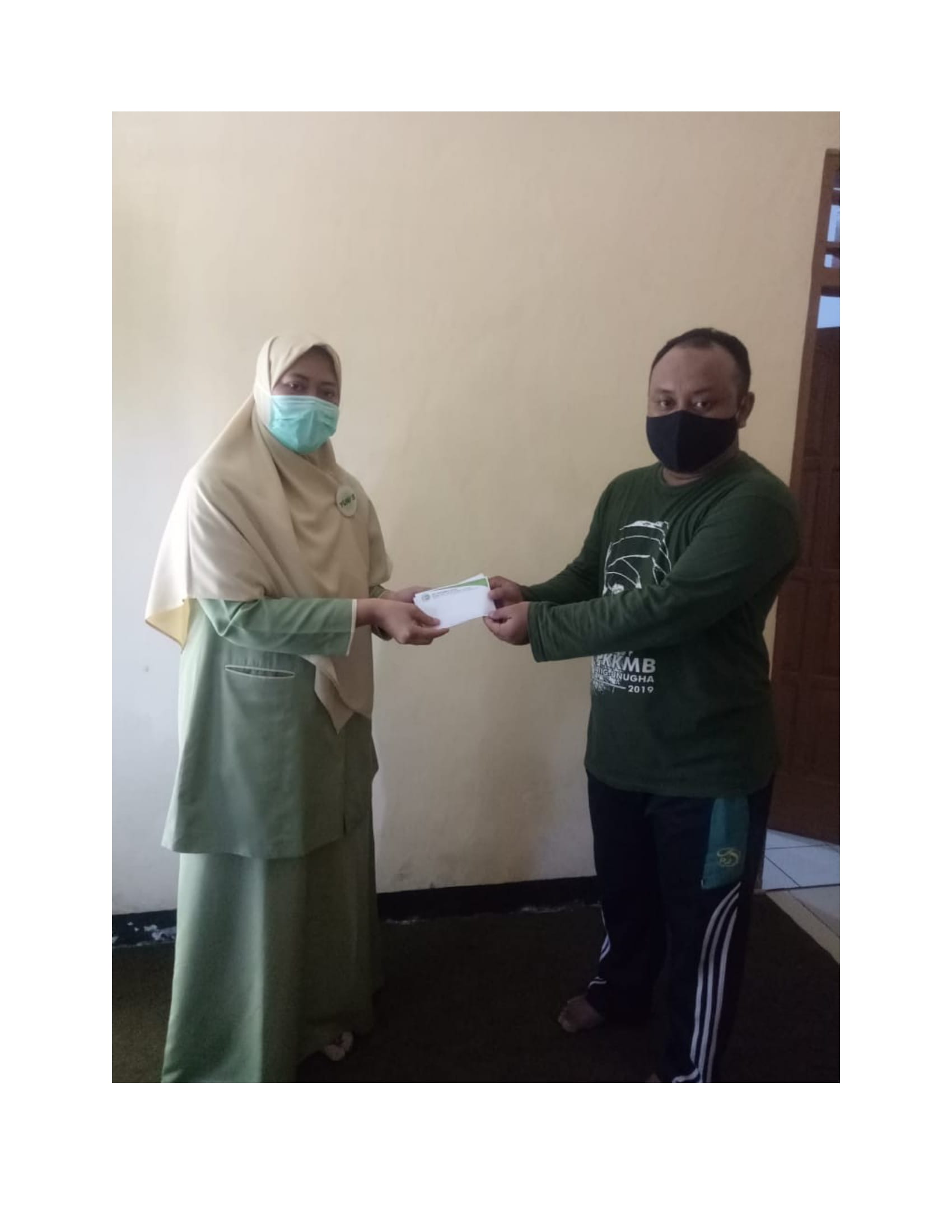 Bantuan untuk fakir miskin tetangga sekitar