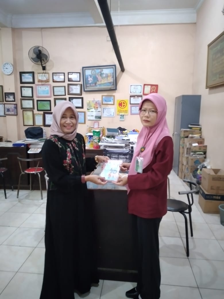 Siswa dan Siswi di MTS Plus Al Hidayah Kroya