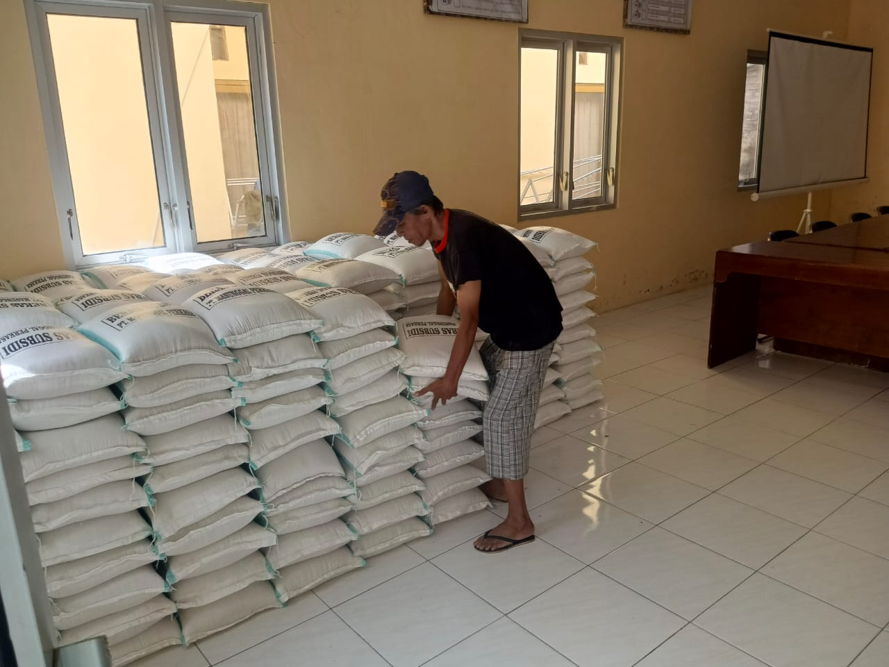 Masyarakat pra sejahtera di Kab. Cilacap