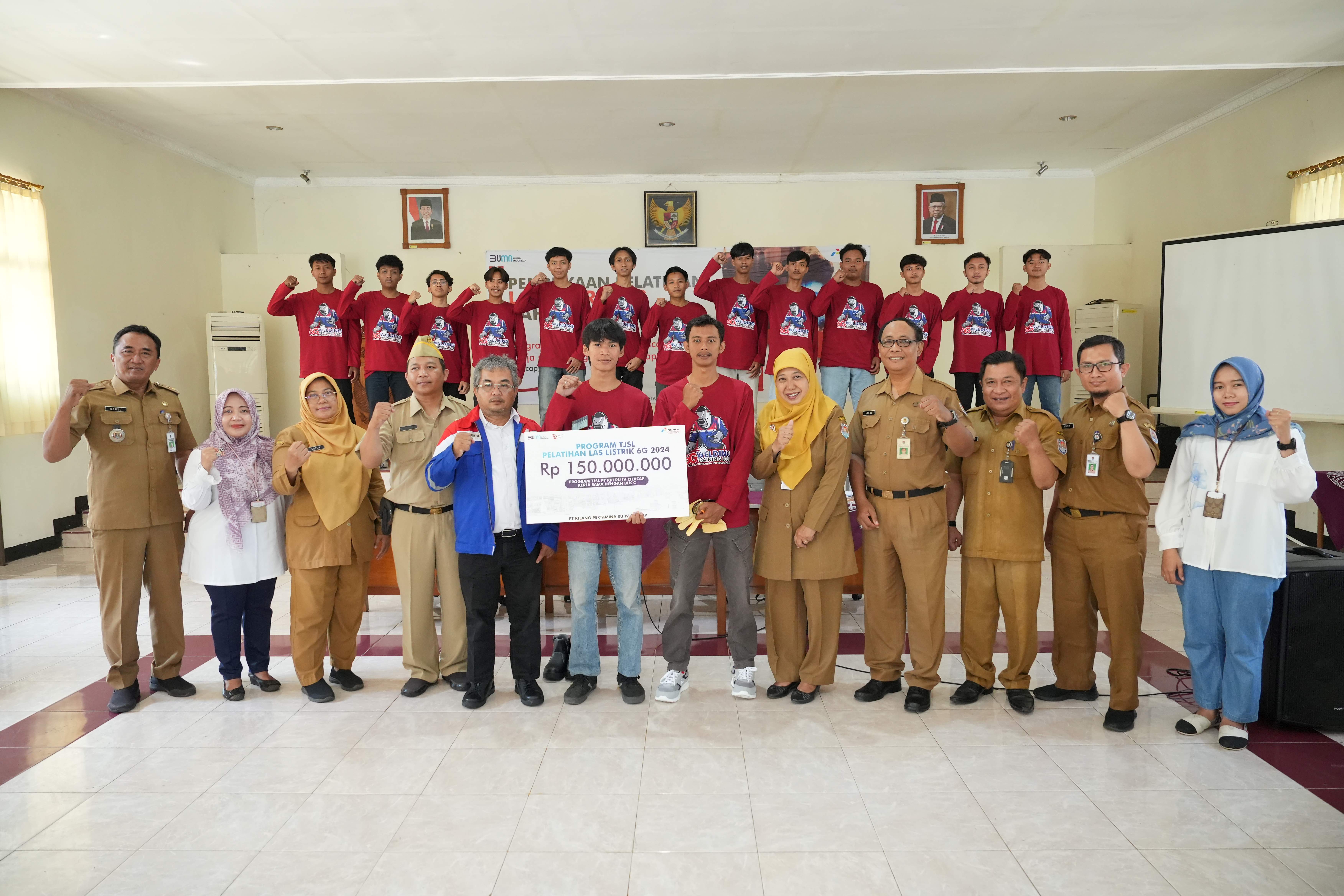 pemuda kurang mampu di wilayah Ring 1 perusahaan yaitu Kelurahan Lomanis, Donan dan Kutawaru