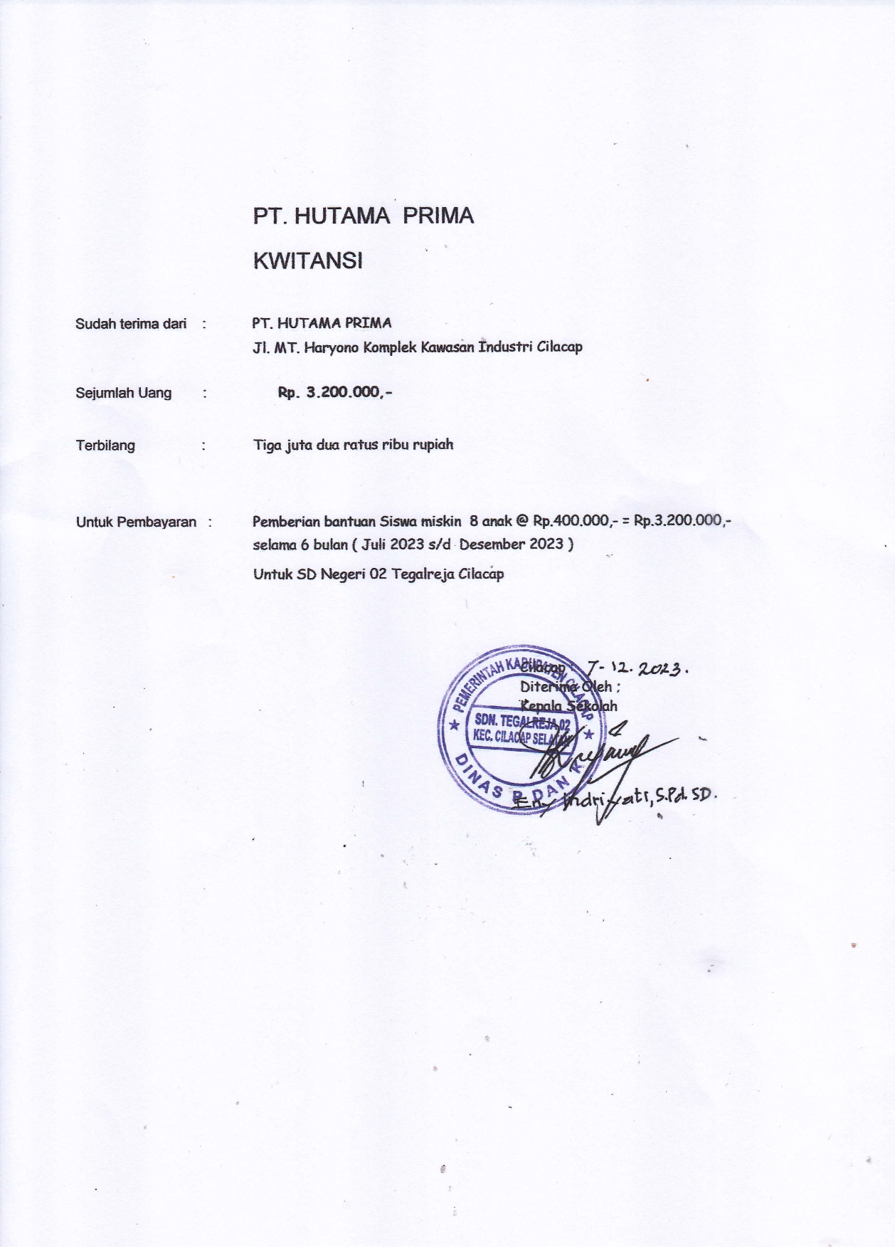 8 anak siswa miskin SDN  02 Tegalreja Cilacap dan SDN 02 Lomanis Cilacap