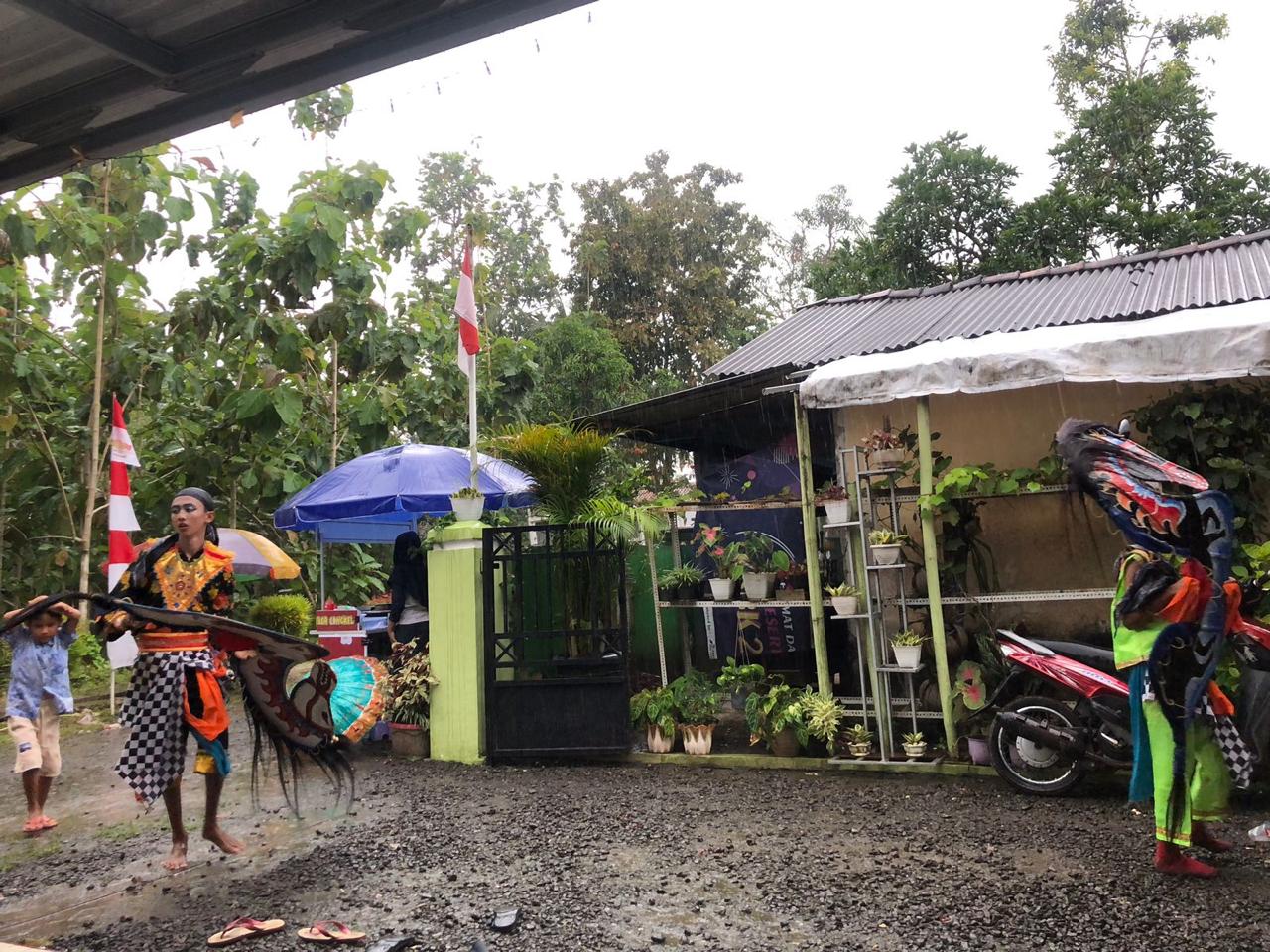 Masyarakat Desa Karangrena Kecamatan Maos