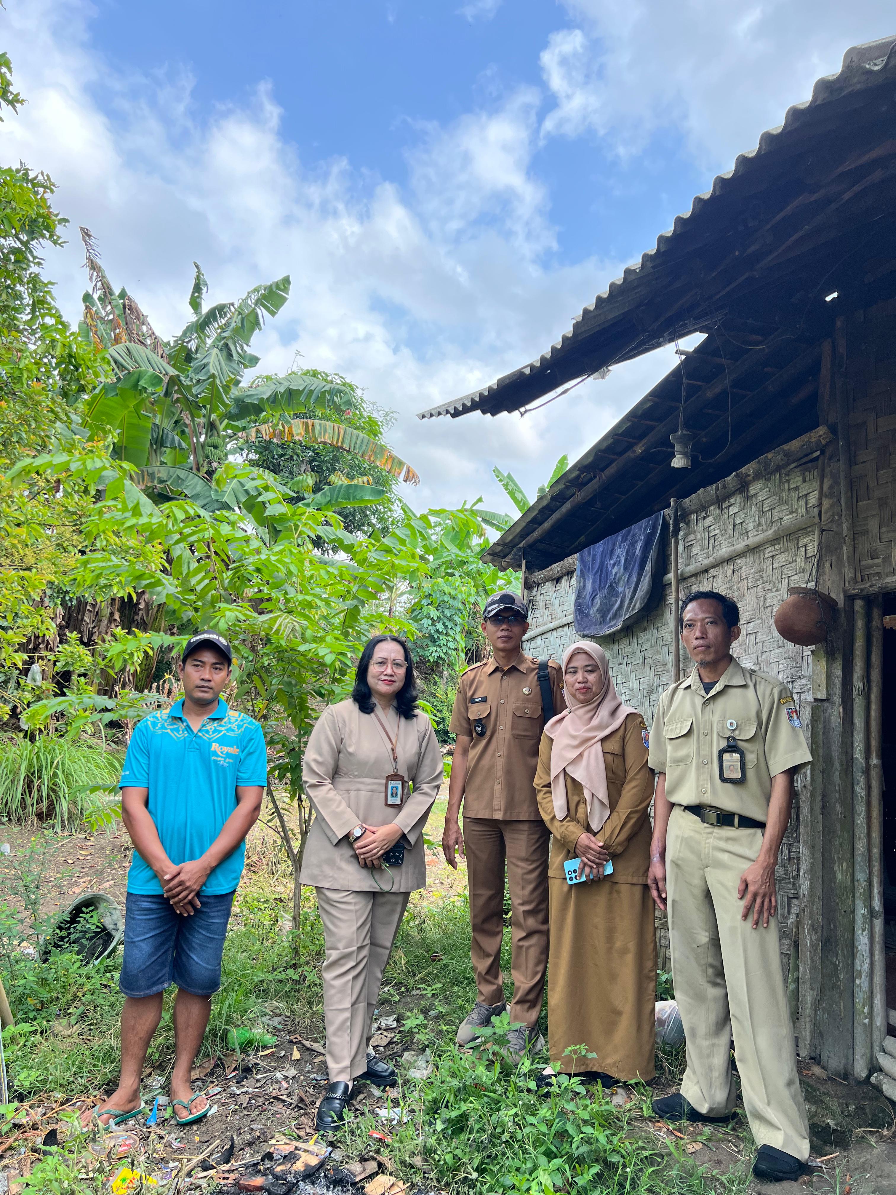 Masyarakat kurang mampu Di Desa Kalijeruk Kecamatan Kawunganten Kabupaten Cilacap 