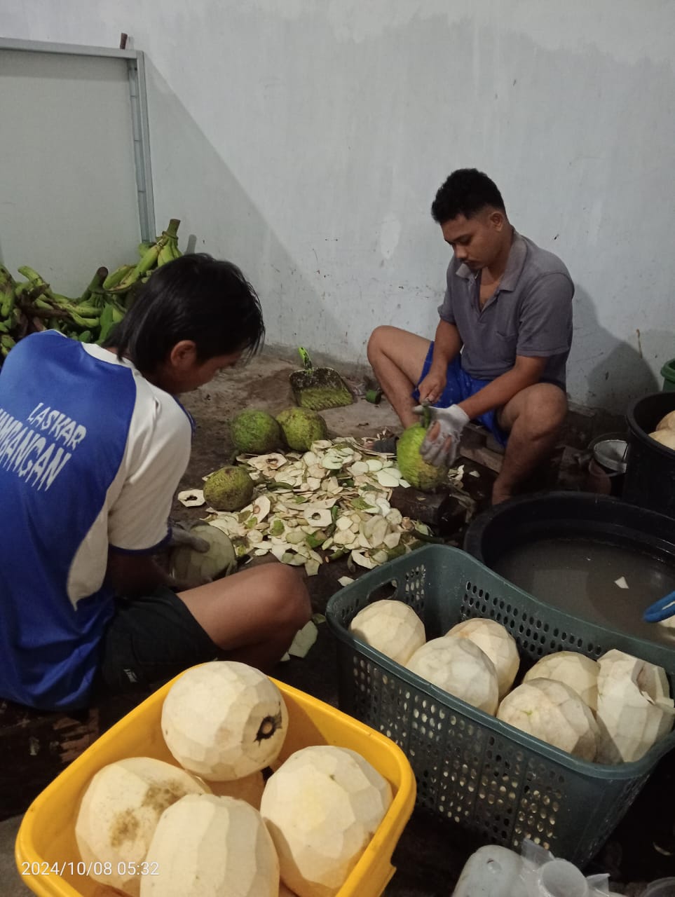 Wiraloka (Wirausaha Kelompok Olahan Keripik Angsana) Kelurahan Tritih Kulon