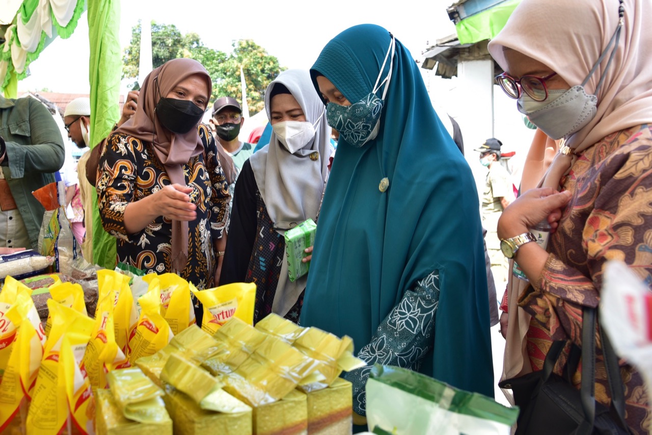 MASYARAKAT DI KECAMATAN MAOS