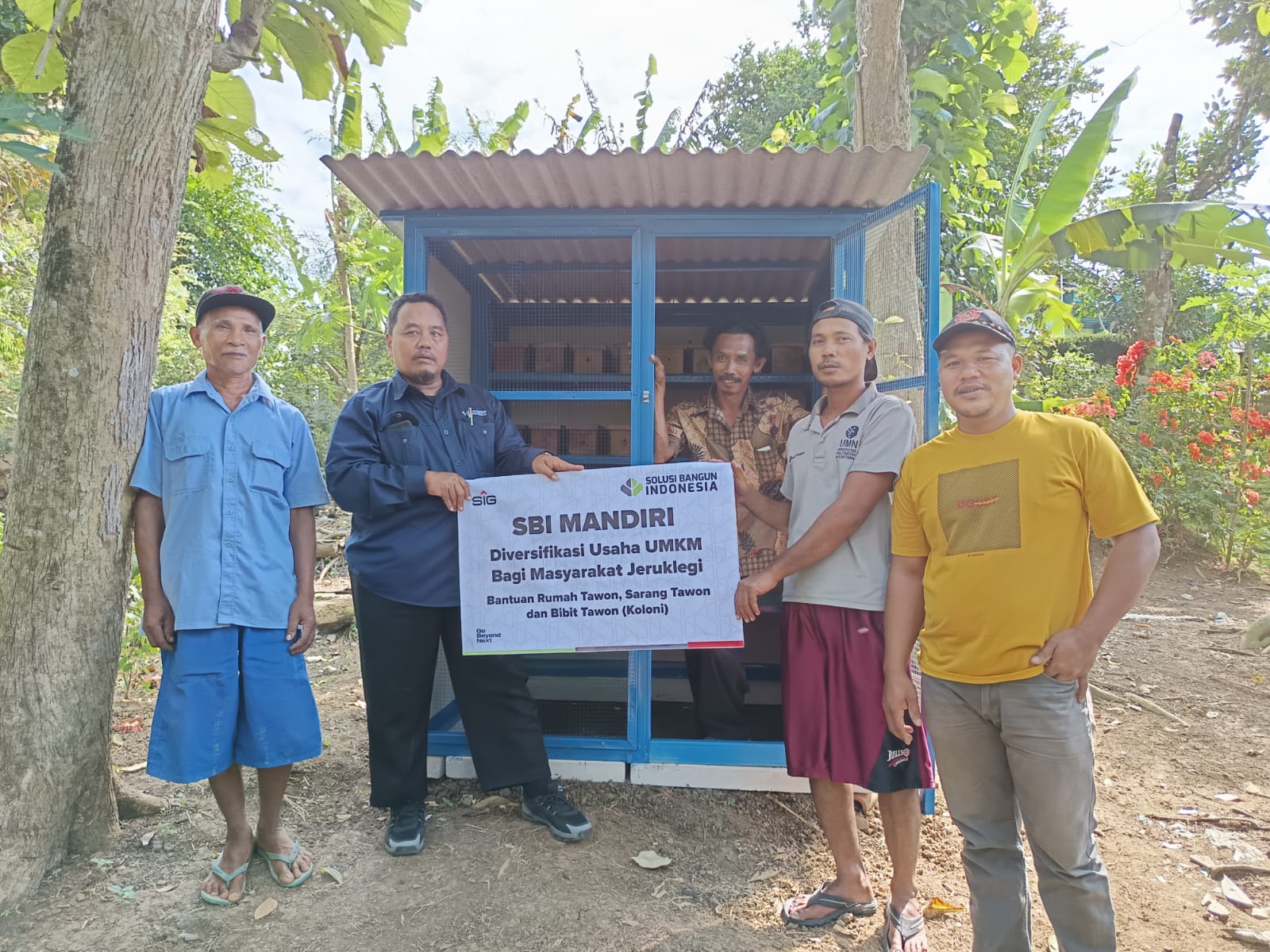 petani lebah madu Desa Jangrana Desa Tritih Lor