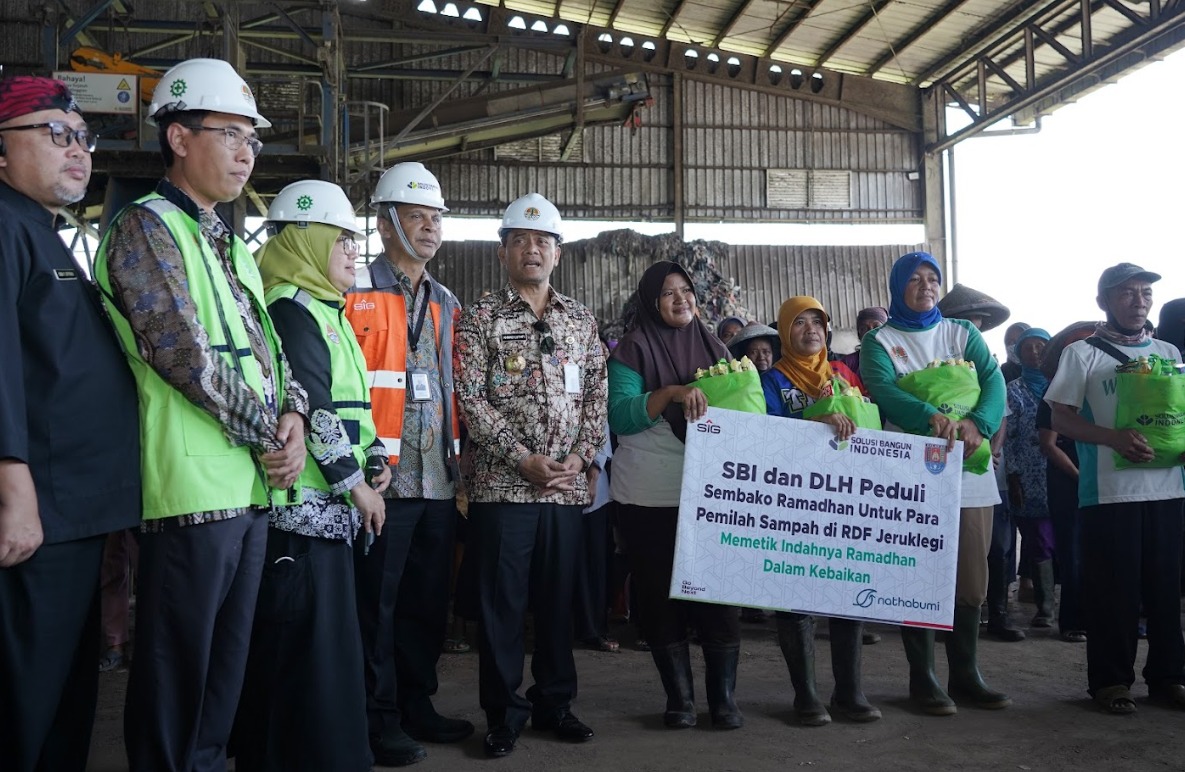 Dukungan Sembako untuk Pemilah Sampah RDF