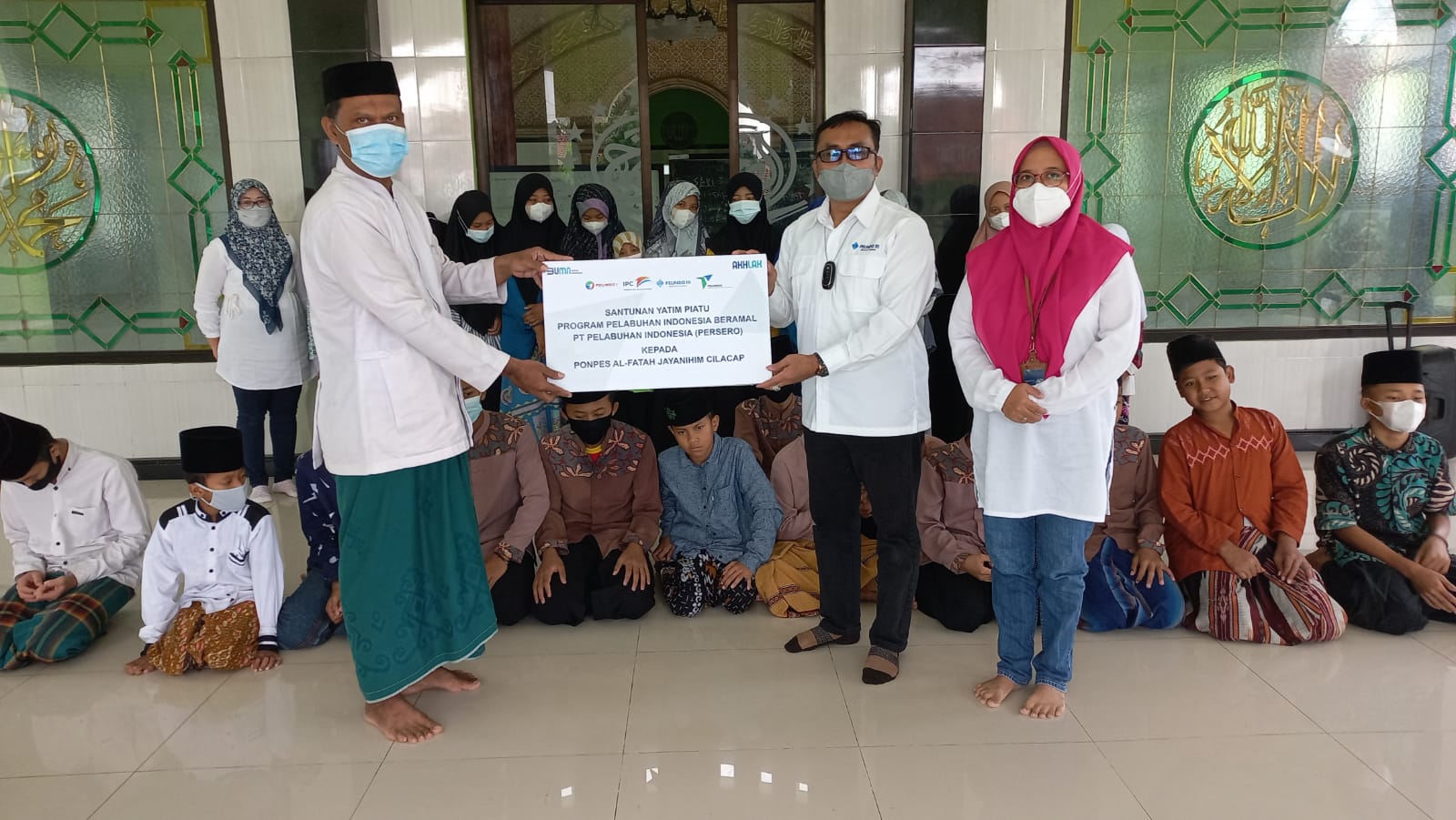 Santunan Anak Yatim Ponpes Al Fatah Jayanihim