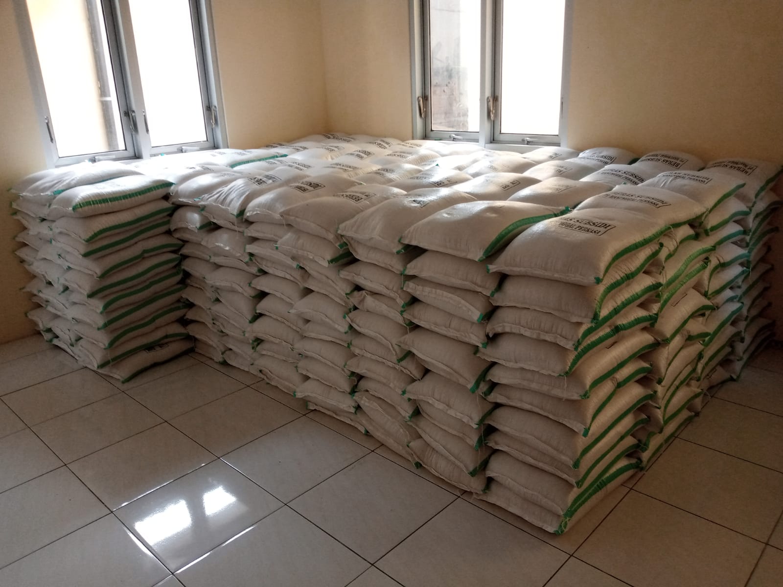 Penjualan beras dengan subsidi harga