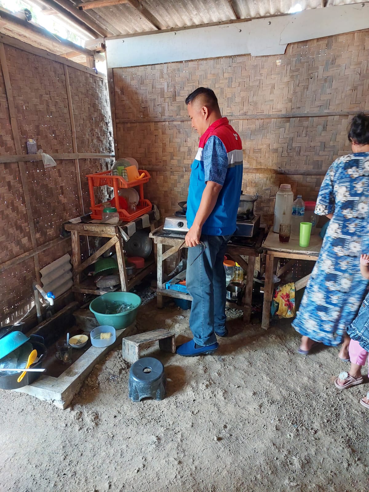 Nama Penerima Manfaat : Indrayani 
Alamat : Jalan Songgowalik RT 2 RW 10 Dusun Bulukuning, Desa Kuripan Kidul, Kecamatan Kesugihan