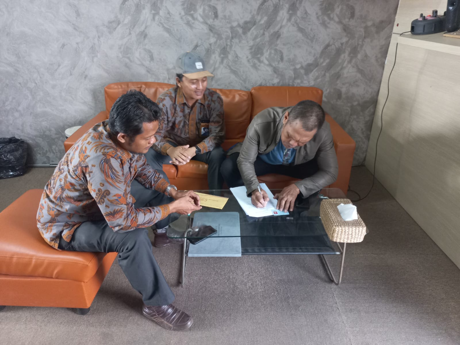 Panitia acara NUSAKAMBANGAN BOXING CHAMP