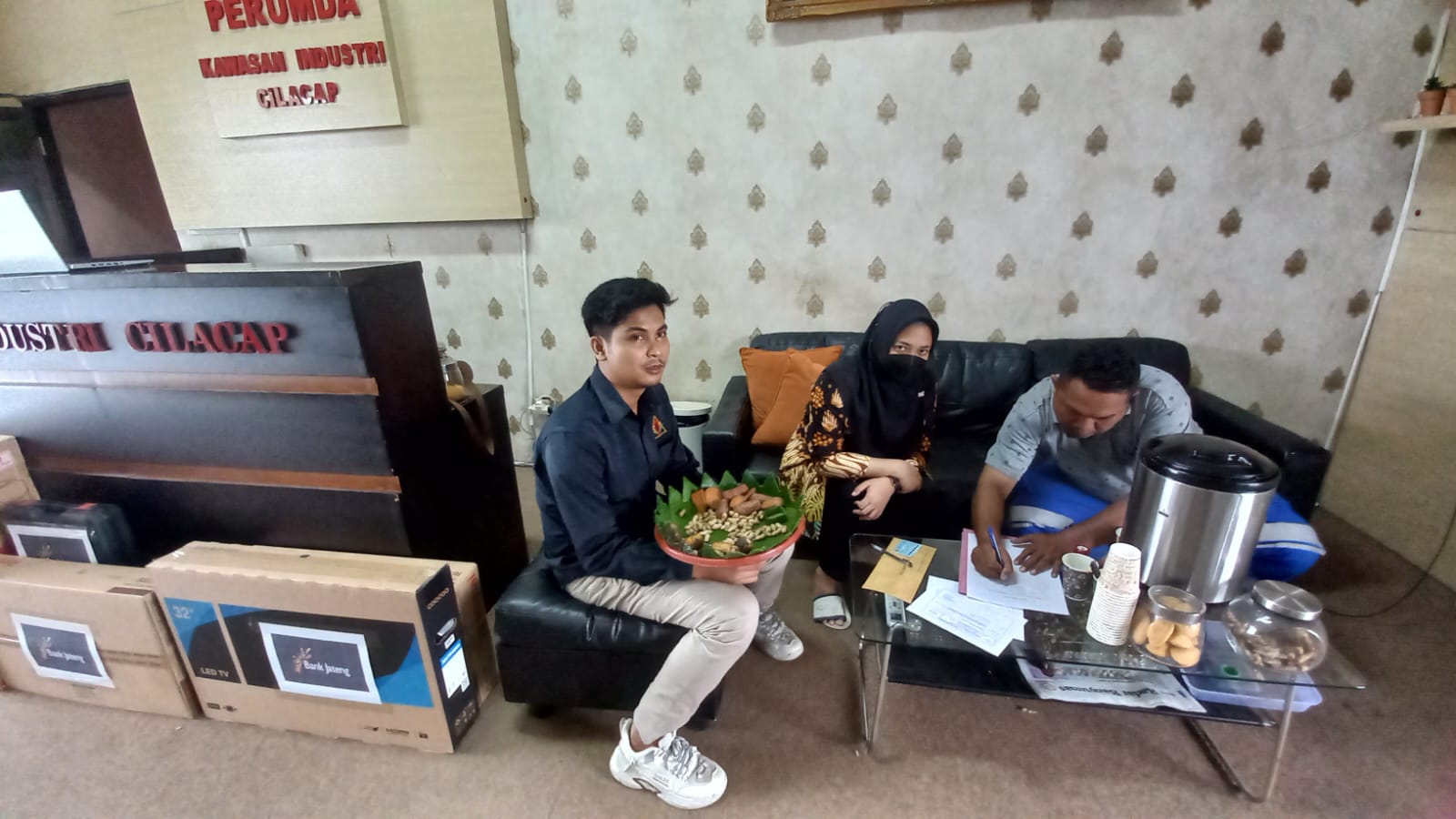 Warga RT 03 RW 03 Kelurahan Lomanis Kec. Cilacap Tengah